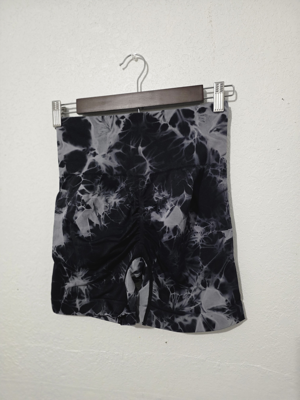 3 Pack Size MEDIUM NWOT Tie-Dye High-Waist Scrunch Butt  Bike Shorts